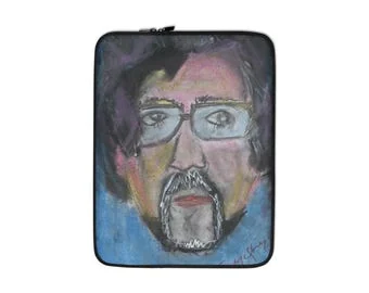 İlker OrtaçによるTim Burton ノートパソコン用スリーブ、13または15 インチ