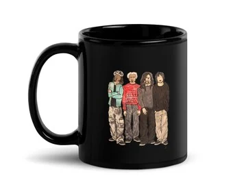 Red Hot Chili Peppers: Kupa, seramîka reş, 11 oz ji aliyê İlker Ortaç ve